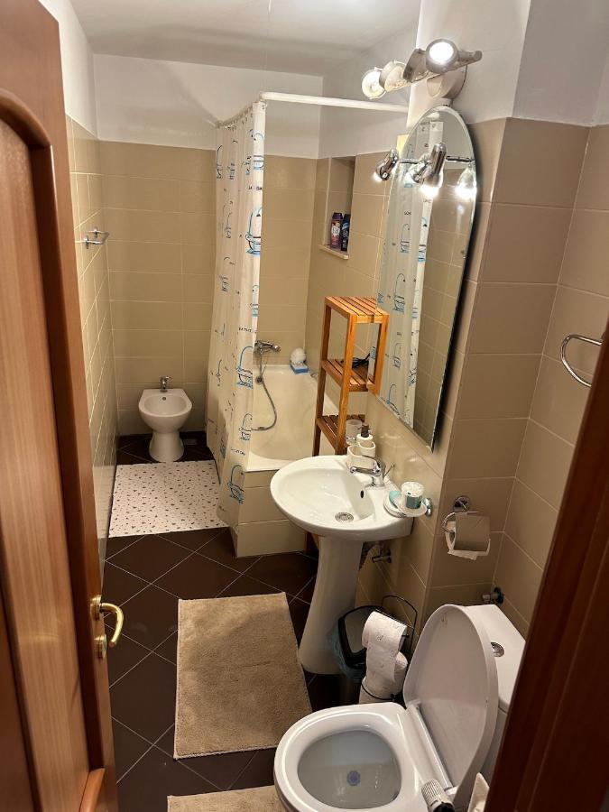 Unirii Lake Tribunal Bukares Bagian luar foto