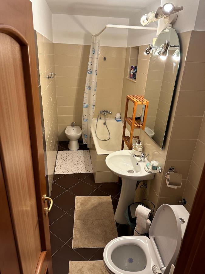 Unirii Lake Tribunal Bukares Bagian luar foto